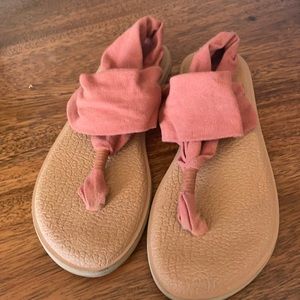 RUST SANUK thong sandals